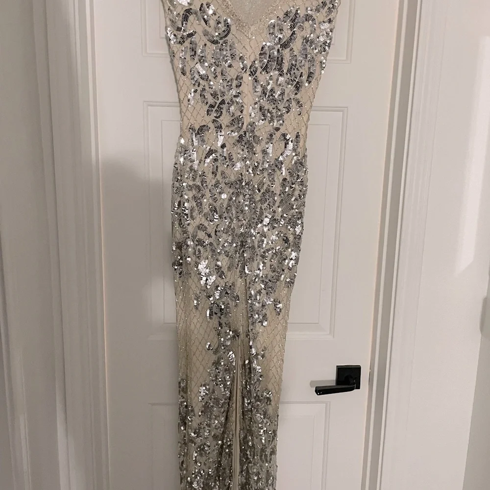 Gorgeous Designer Parker Black Hand Sewn Beaded Sequin Gown - Picture 4 of 10